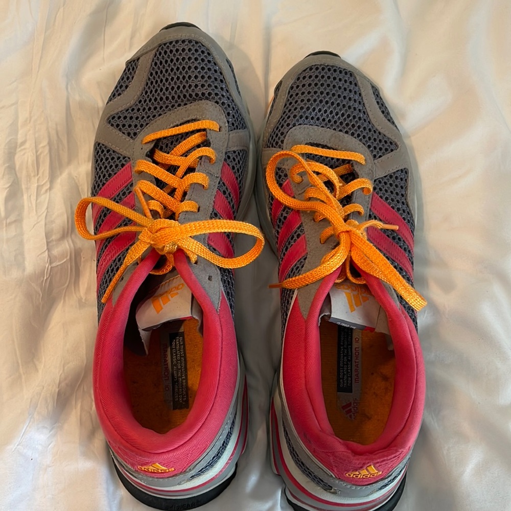 Adidas Sneakers